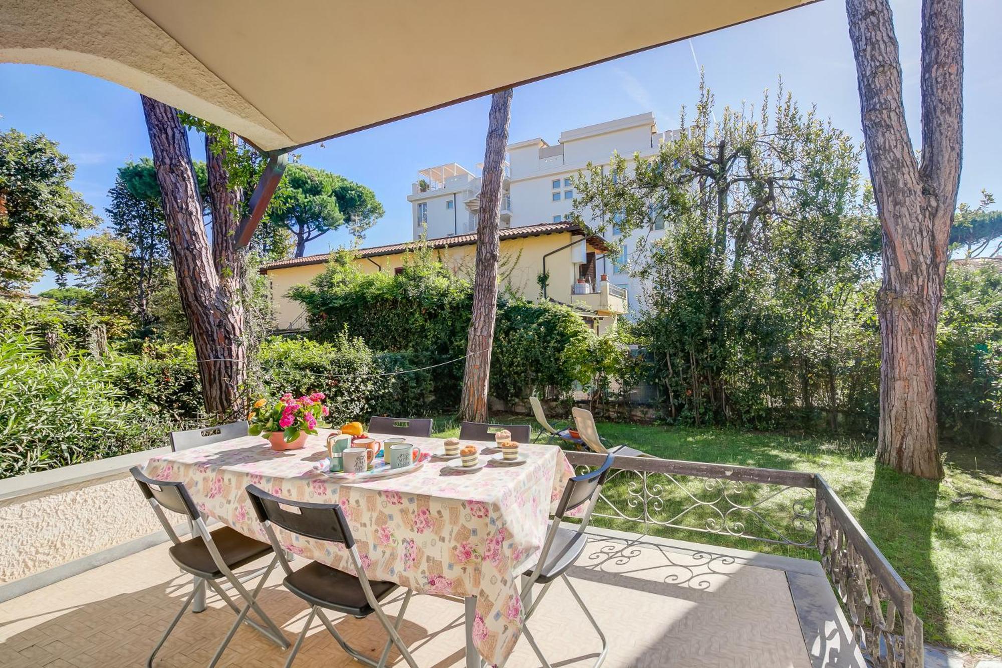 Casa Maddalena Al Mare 600M From Sea - Happy Rentals Marina di Pietrasanta Exterior photo